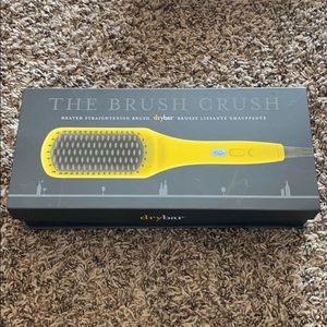Dry bar brush crush